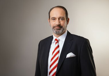 Dr. Philipp von Brandenstein, Zentralbereichsleiter Unternehmenskommunikation Dr. Philipp von Brandenstein, Zentralbereichsleiter Unternehmenskommunikation
