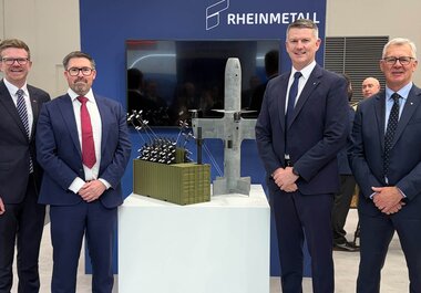 The Hon Chris Picton MP, South Australian Minister for Defence and Space Industries, Brett Hill, CEO Praetorian Aeronautics, Nathan Poyner, MD Rheinmetall Defence Australia, LTGEN Rick Burr (Retd), Chair Defence SA Advisory Board The Hon Chris Picton MP, South Australian Minister for Defence and Space Industries, Brett Hill, CEO Praetorian Aeronautics, Nathan Poyner, MD Rheinmetall Defence Australia, LTGEN Rick Burr (Retd), Chair Defence SA Advisory Board